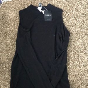 CUT OUT SHOULDER SHIRT